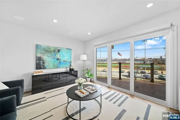 1110 River Road 102, Edgewater, NJ 07020