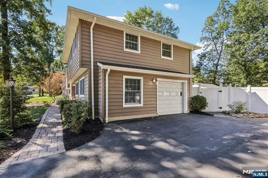 53 Smithfield Road, Waldwick, NJ 07463 - Image #3