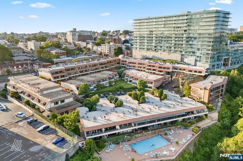 300 Gorge Road 8, Cliffside Park, NJ 07010 - #1