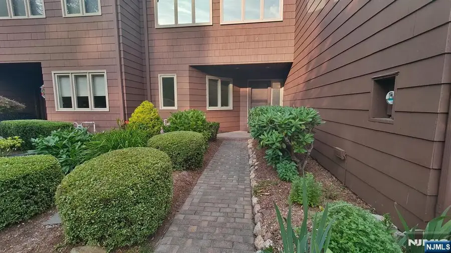 5 S Bayard Lane, Mahwah, NJ 07430 - Image #3