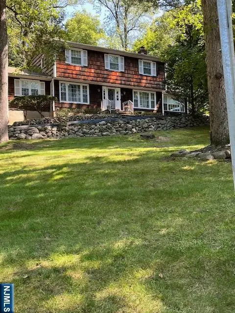 51 Black Oak Lane, Mahwah, NJ 07430