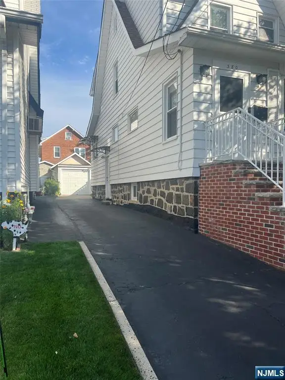 580 Oregon Avenue, Cliffside Park, NJ 07010 - Image #3