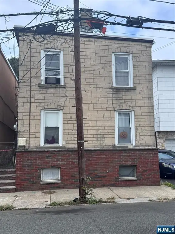 17 Green Court, Lodi, NJ 07644 - #1