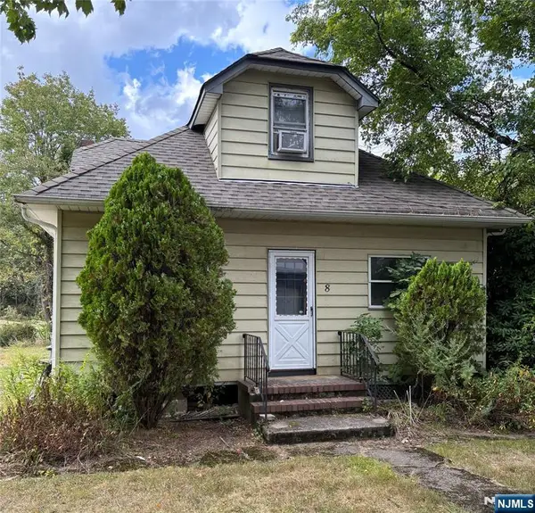 8 Wood, West Milford, NJ 07480