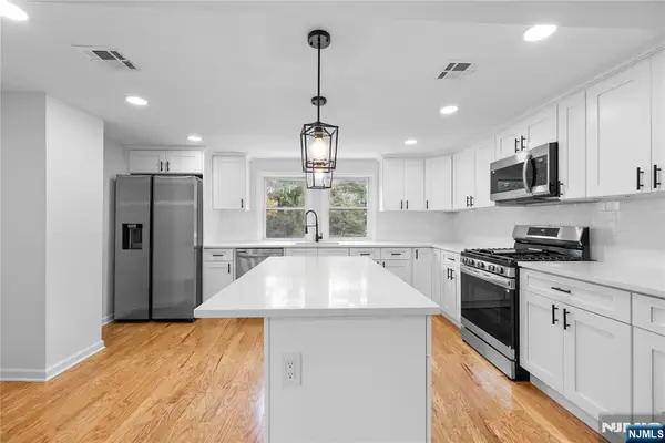 206 Linden Avenue, Verona, NJ 07044