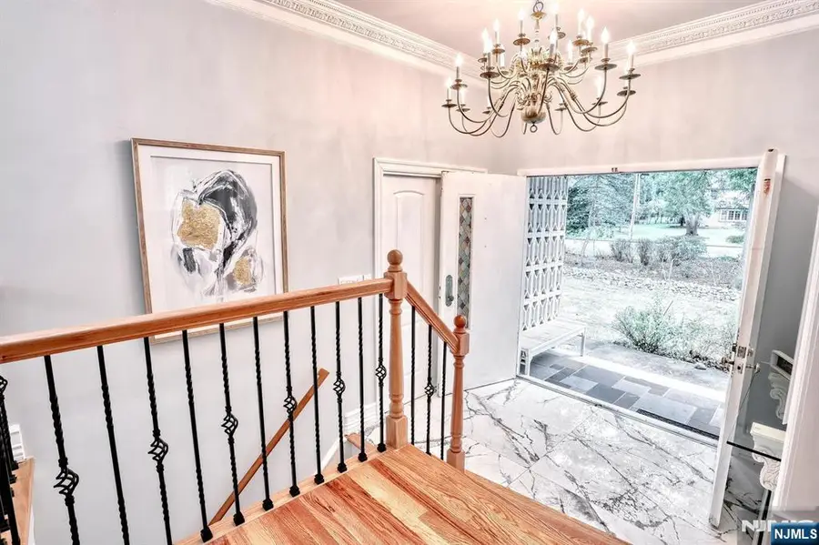 868 Meadow Lane, Franklin Lakes, NJ 07417 - Image #2