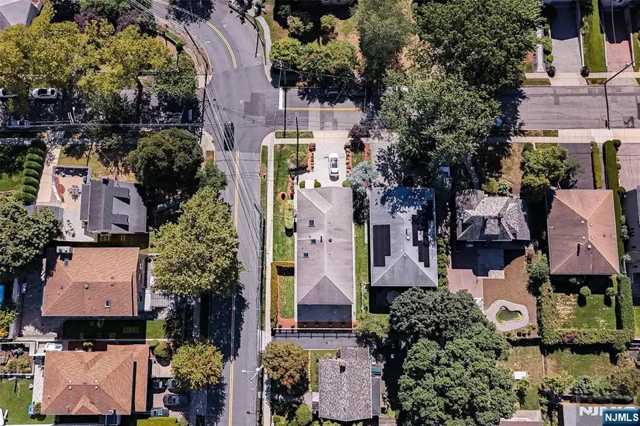 499 Morse Avenue, Ridgefield, NJ 07657 - Image #2