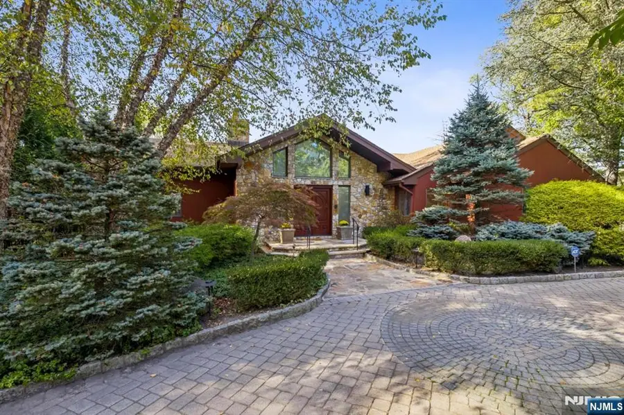 951 Scioto Drive, Franklin Lakes, NJ 07417 - Image #2