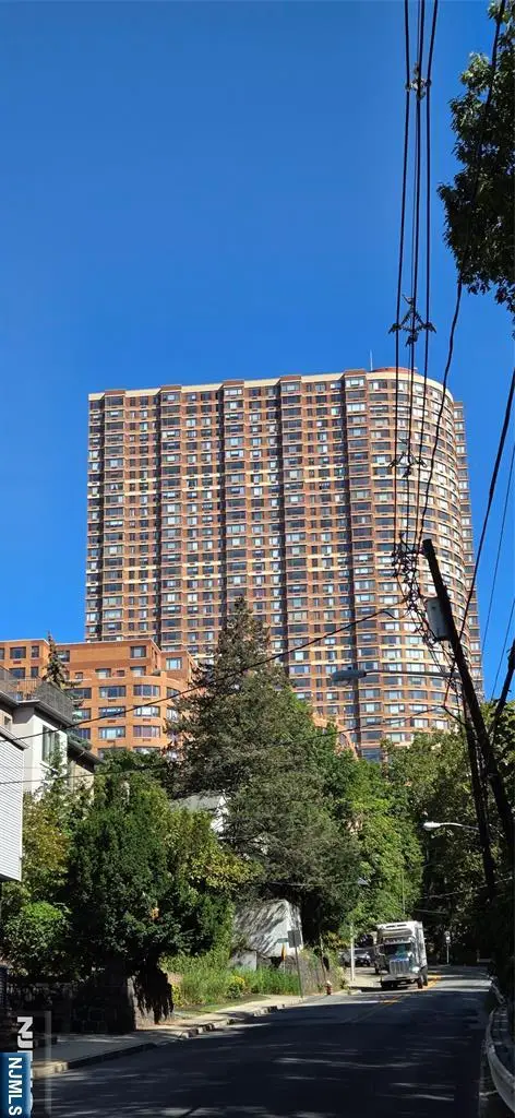 100 Old Palisade Road 2206, Fort Lee, NJ 07024 - Image #1