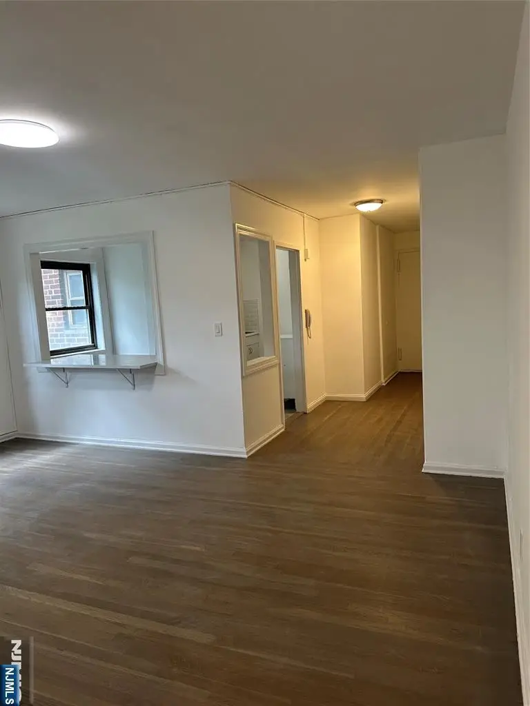 420 Fairview Avenue 4F, Fort Lee, NJ 07024 - Image #2