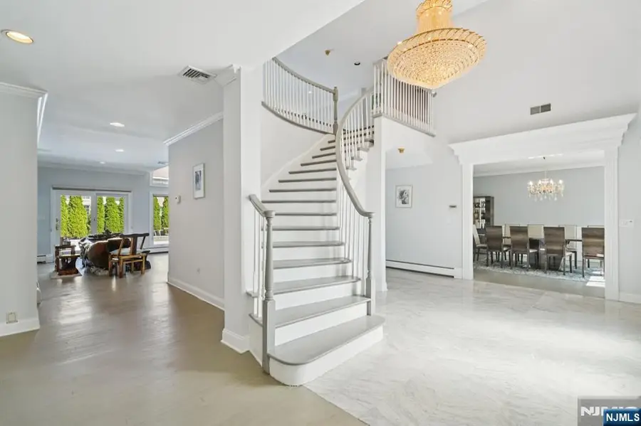 32 Laurie Drive, Englewood Cliffs, NJ 07632 - Image #2