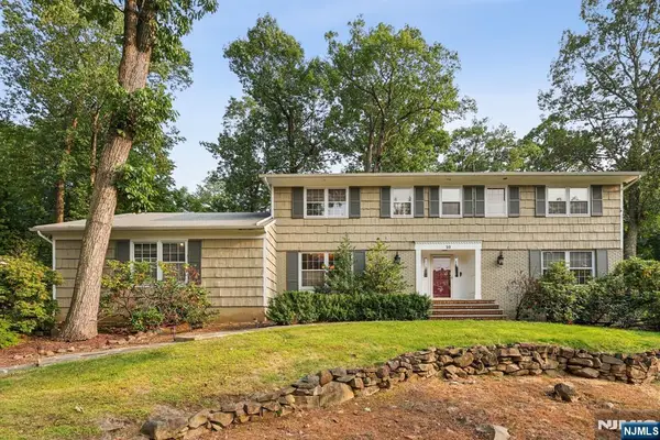 10 Byron Road, North Caldwell, NJ 07006