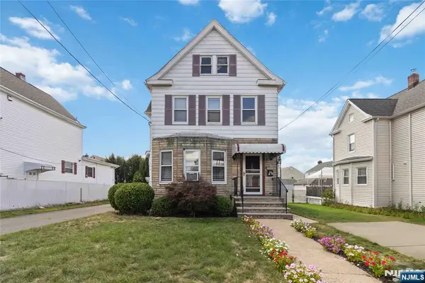 252 Oriental Place, Lyndhurst, NJ 07071