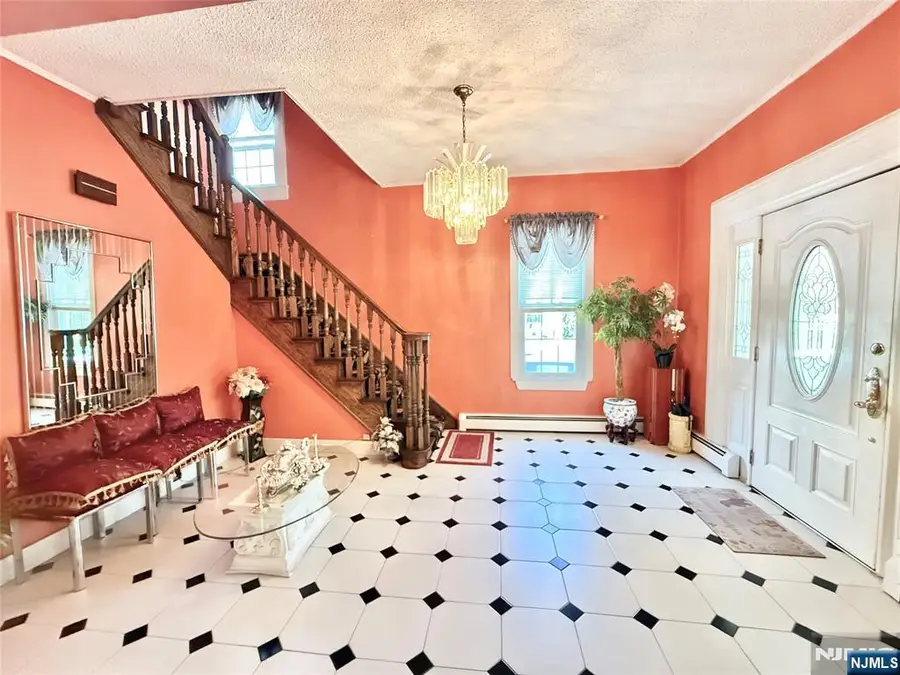 33 W Newell Avenue, Rutherford, NJ 07070 - Image #3