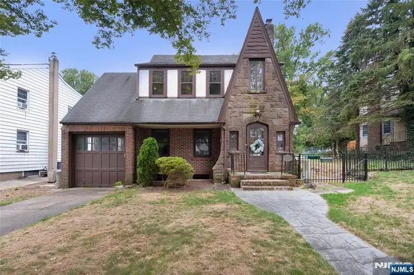 318 Gilbert Street, Ridgewood, NJ 07450