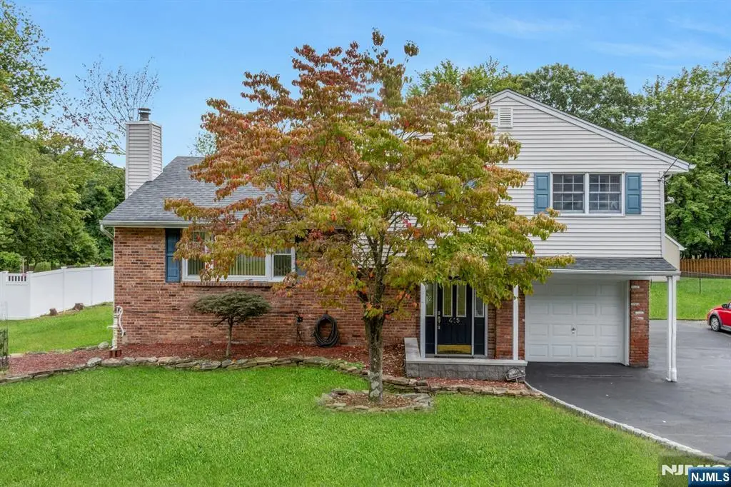 415 Briarwood Lane, Northvale, NJ 07647 - Image #1