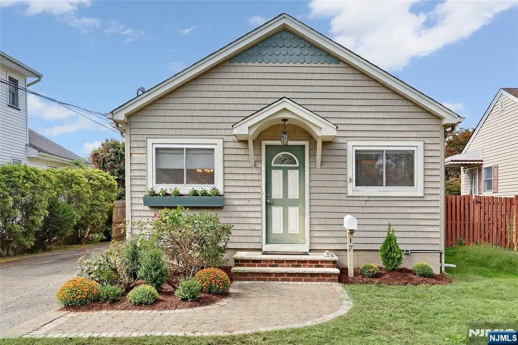 17 4th Street, Pequannock, NJ 07440 - #1