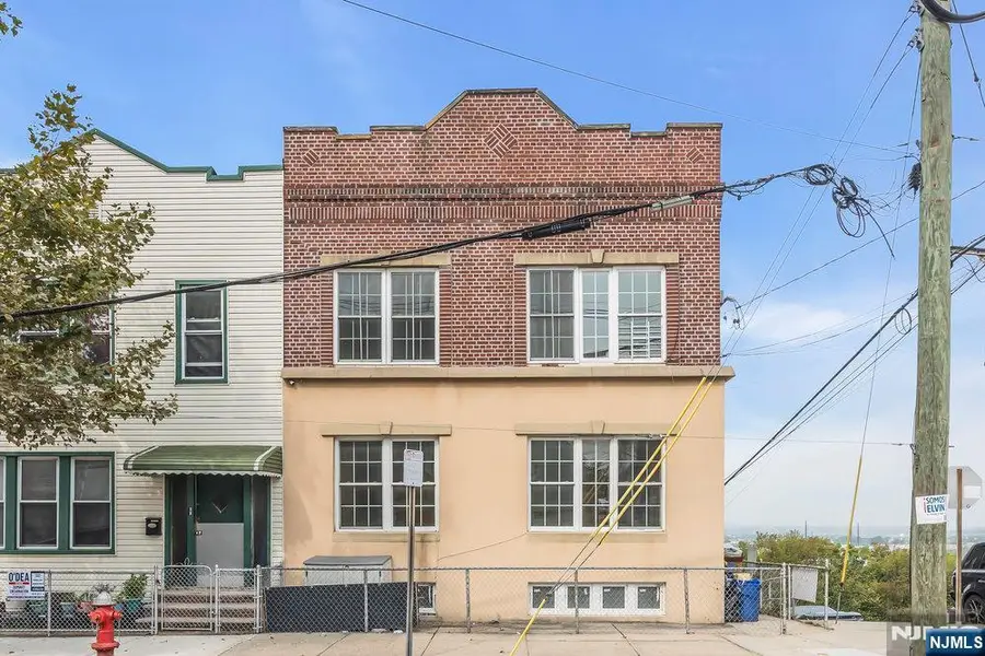 183 Thorne Street, Jersey City, NJ 07307 - Image #2