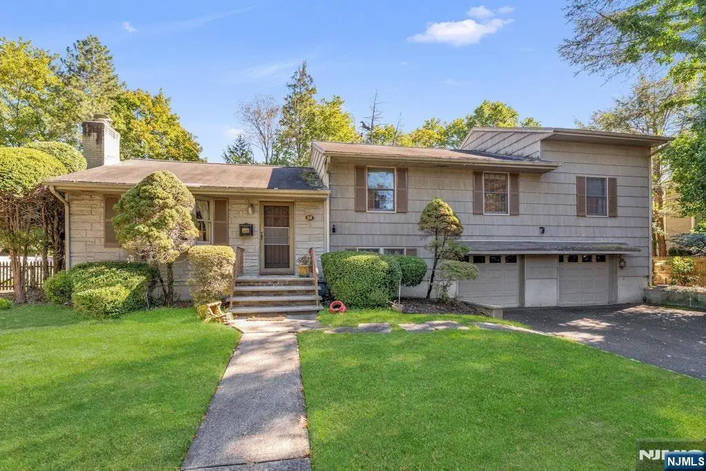 18 Chestnut Place, Ho Ho Kus, NJ 07423 - Image #1