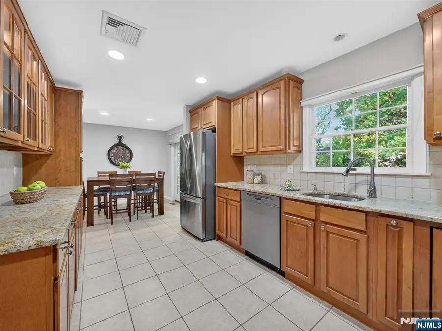 46 Elbert Court, Ramsey, NJ 07446 - Image #2