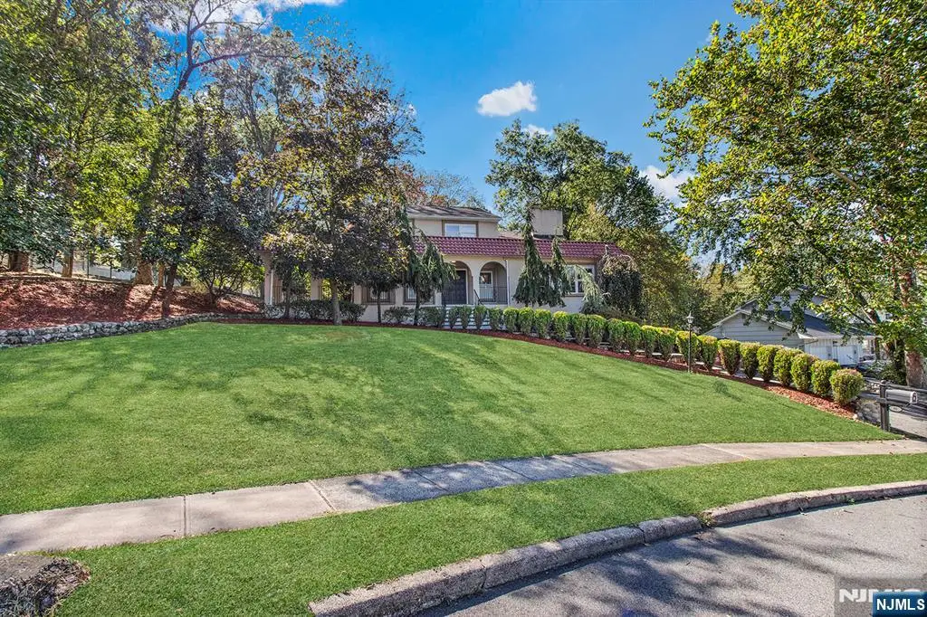 16 Winonah Avenue, Wayne, NJ 07470 - #1