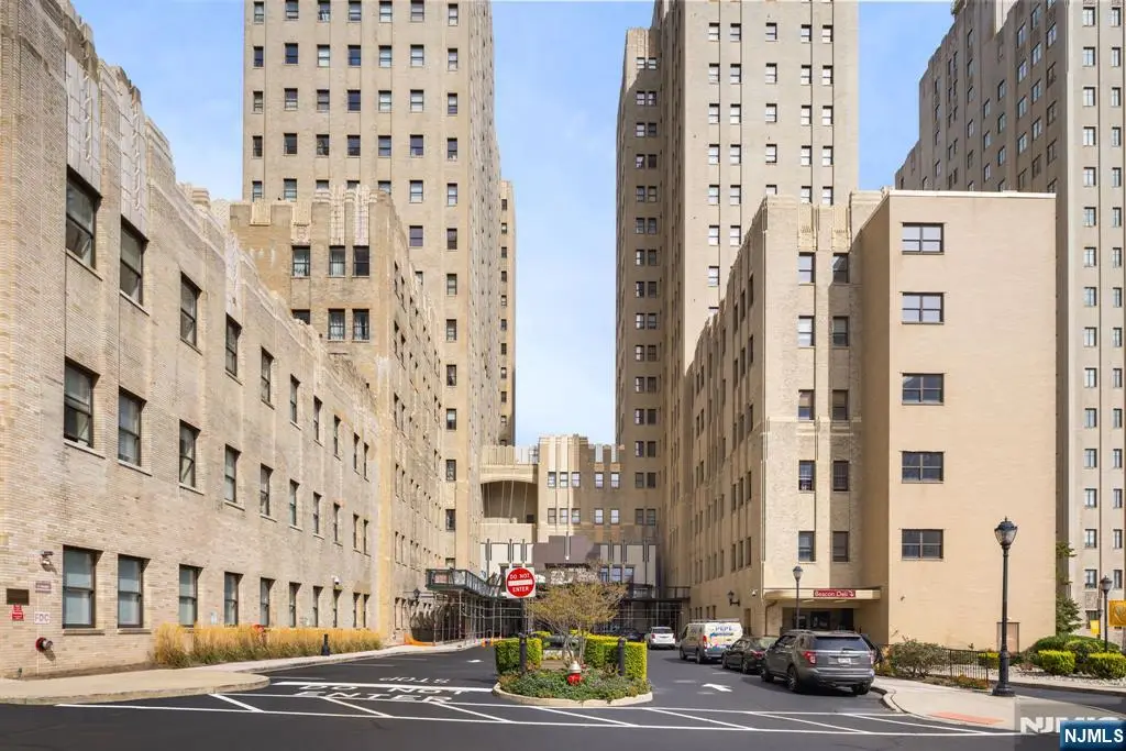 4 Beacon Way 1802, Jersey City, NJ 07304 - Image #1