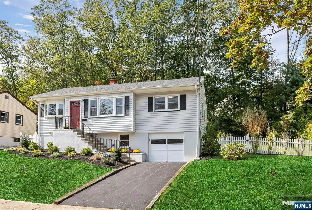 9 Walter Drive, Bloomingdale, NJ 07403 - #1