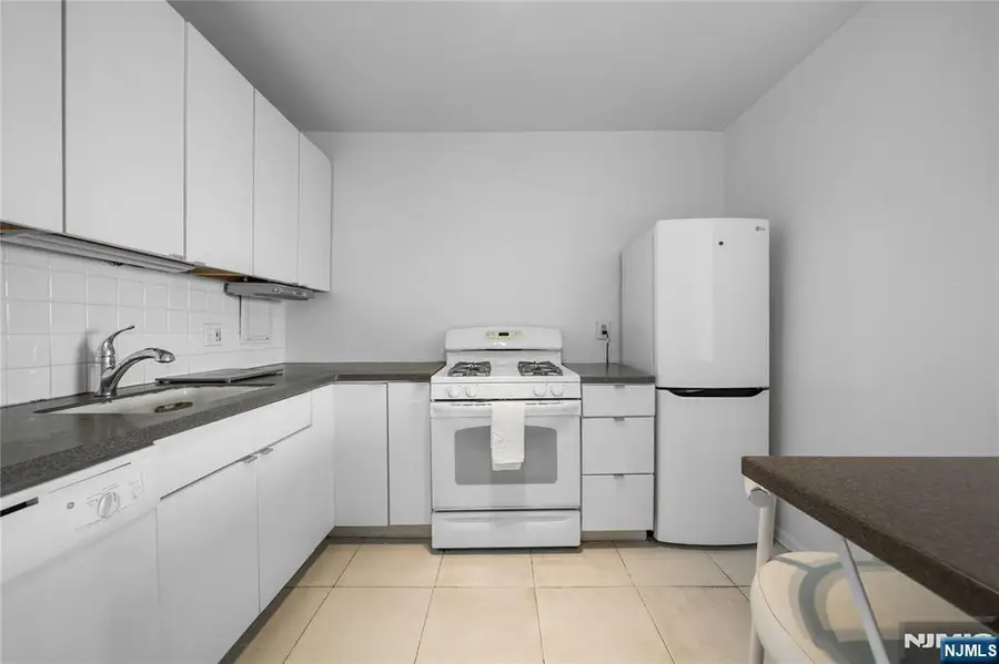 5 Horizon Road 412, Fort Lee, NJ 07024 - Image #3