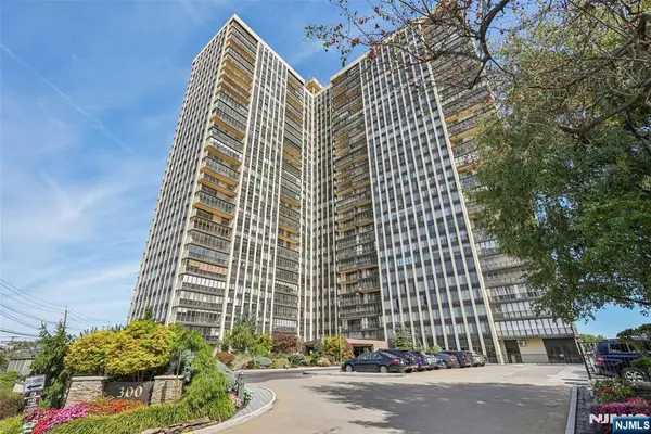 300 Winston 2306, Cliffside Park, NJ 07010