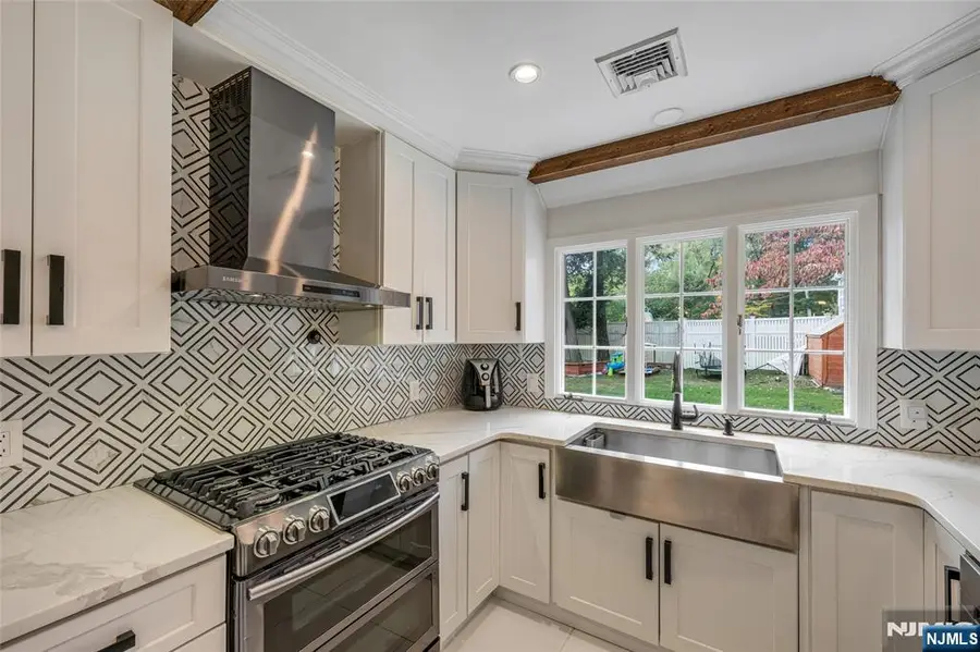 17 Holly Drive, Upper Saddle River, NJ 07458 - Image #2