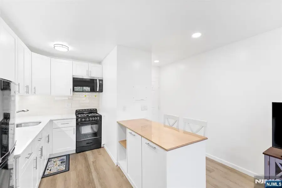 9 Vreeland Avenue 3A, Hackensack, NJ 07601 - Image #2