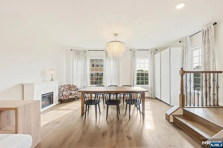 36 Cortland Court, Livingston, NJ 07039 - Image #3