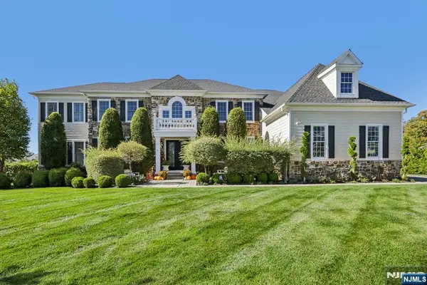 6 Northwood Drive, Franklin Lakes, NJ 07417