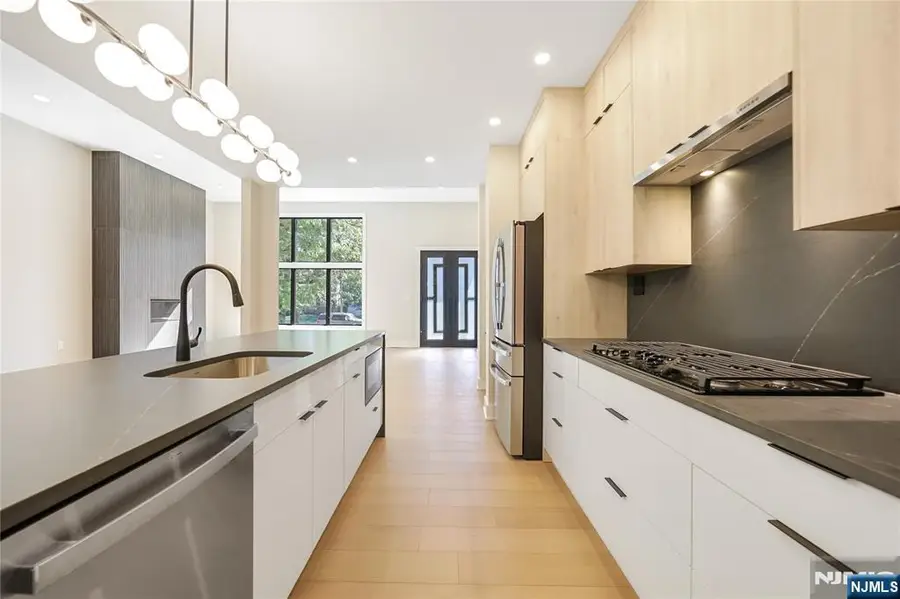 314 Meadowbrook Road, Wyckoff, NJ 07481 - Image #2