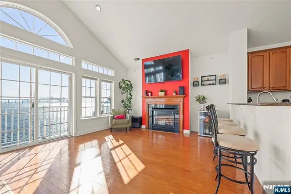 36 Tottenham Court, Jersey City, NJ 07305