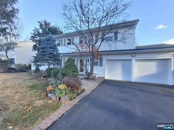 5 Elaine Court, Old Bridge, NJ 08857