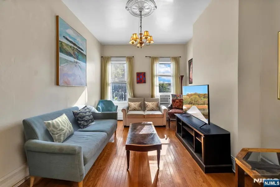 30 Gardner Avenue, Jersey City, NJ 07304 - Image #3