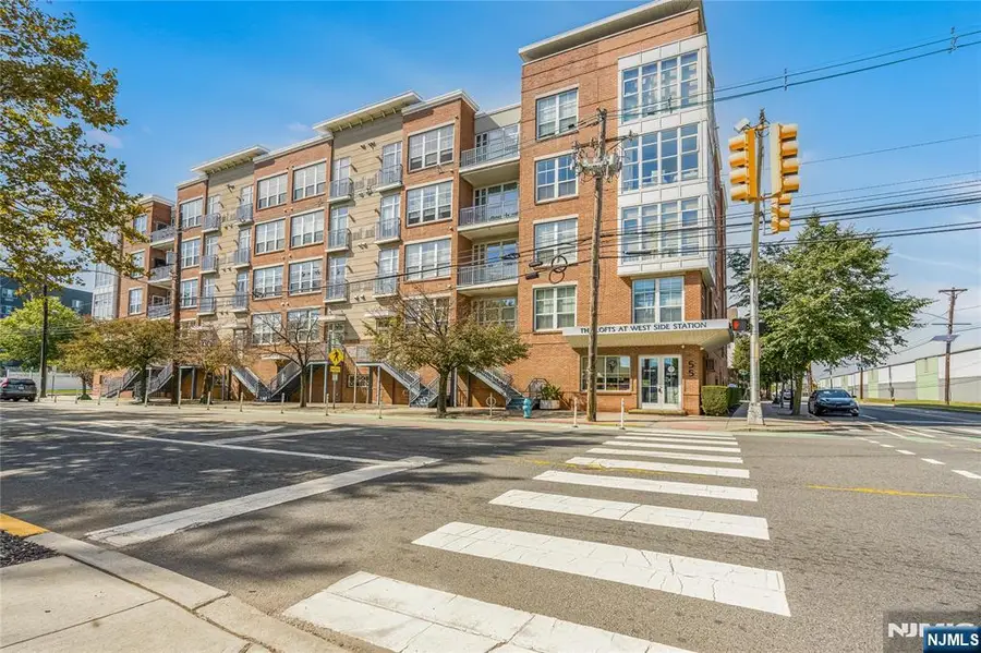 55 Mallory Avenue 69, Jersey City, NJ 07305 - Image #3