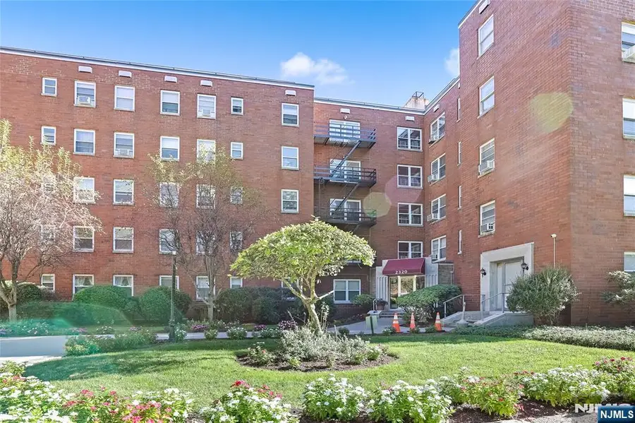 2320 Linwood Avenue 4B, Fort Lee, NJ 07024 - Image #2