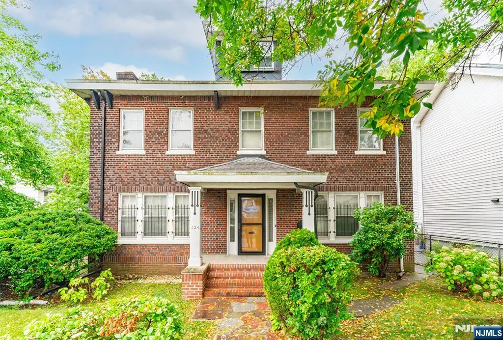 124 Vassar Avenue, Newark, NJ 07112 - Image #1