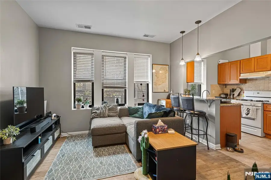 296 Palisade Avenue, Jersey City, NJ 07307 - Image #2