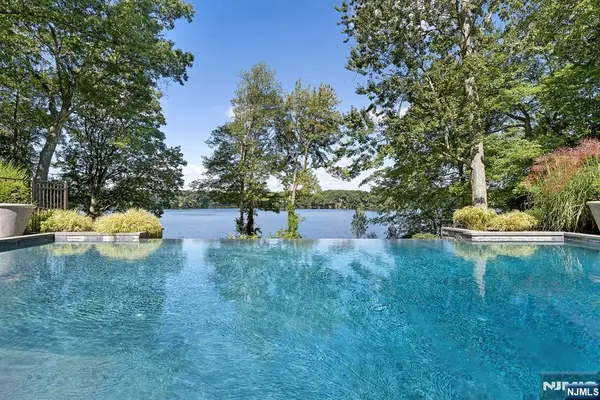 907 Scioto Drive, Franklin Lakes, NJ 07417