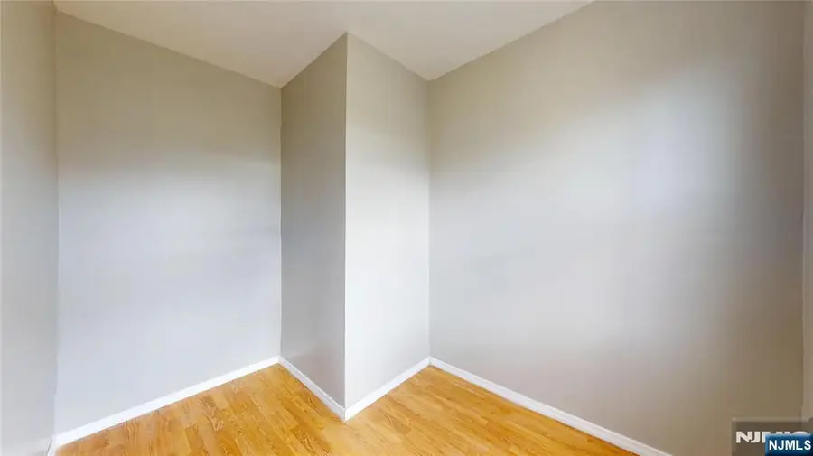 277 2nd Avenue, Newark, NJ 07107 - Image #3