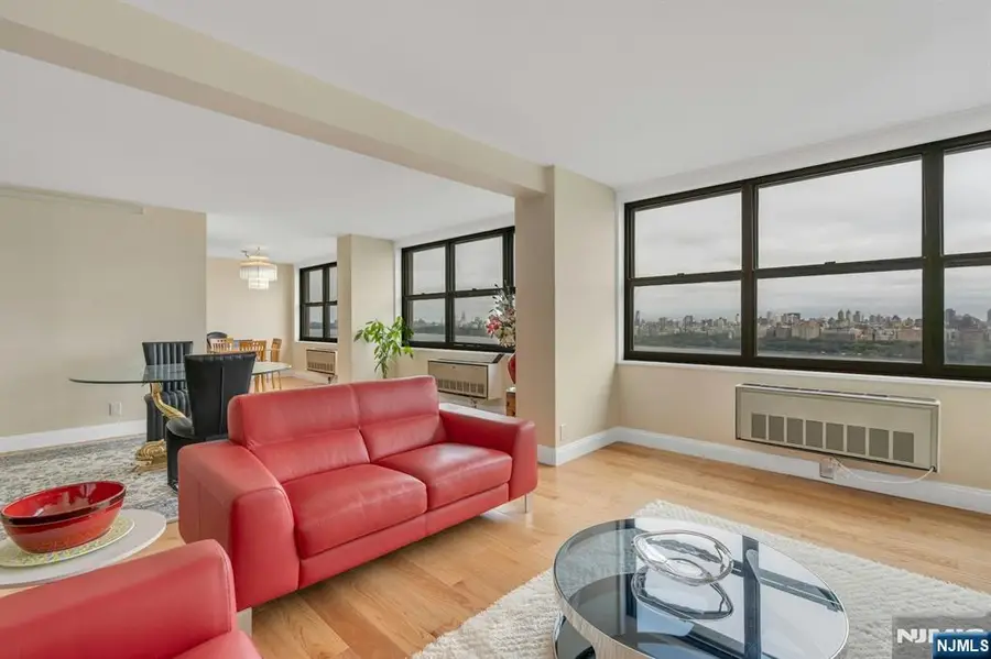 7004 Boulevard East 33D, Guttenberg, NJ 07093 - Image #3