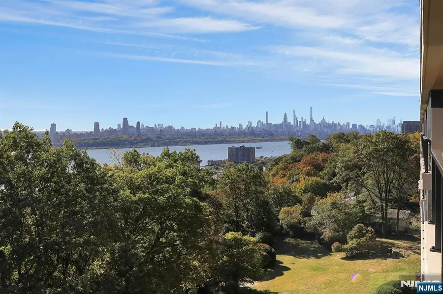 1 Horizon Road 817, Fort Lee, NJ 07024 - Image #3