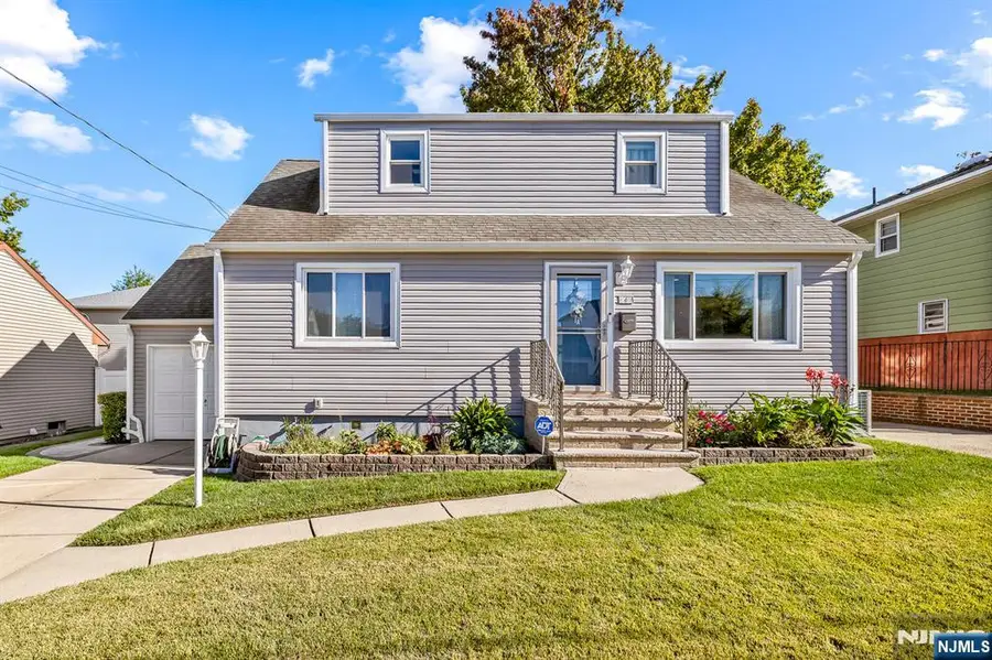 4 Marianne Terrace, Secaucus, NJ 07094 - Image #2