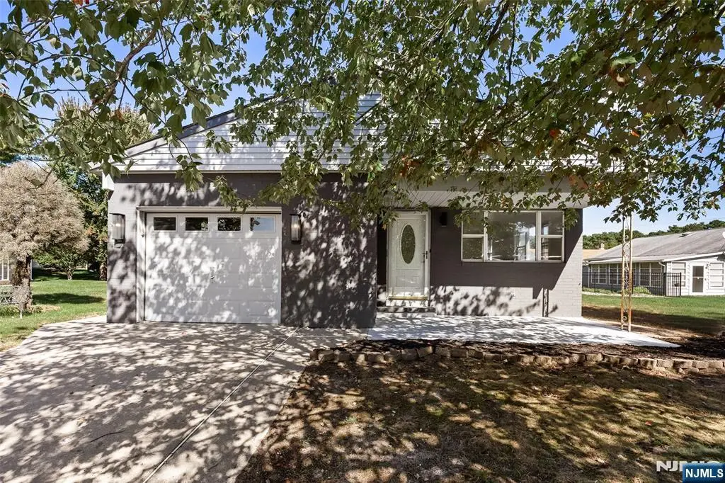 5 Saint Andrews Court, Toms River, NJ 08757 - #1