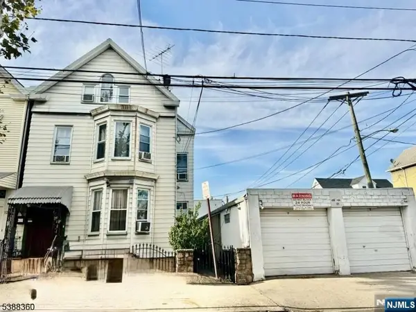 16 Darcy Street, Newark, NJ 07105