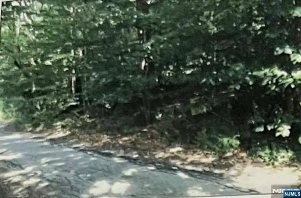 3 Neptune Road, West Milford, NJ 07421