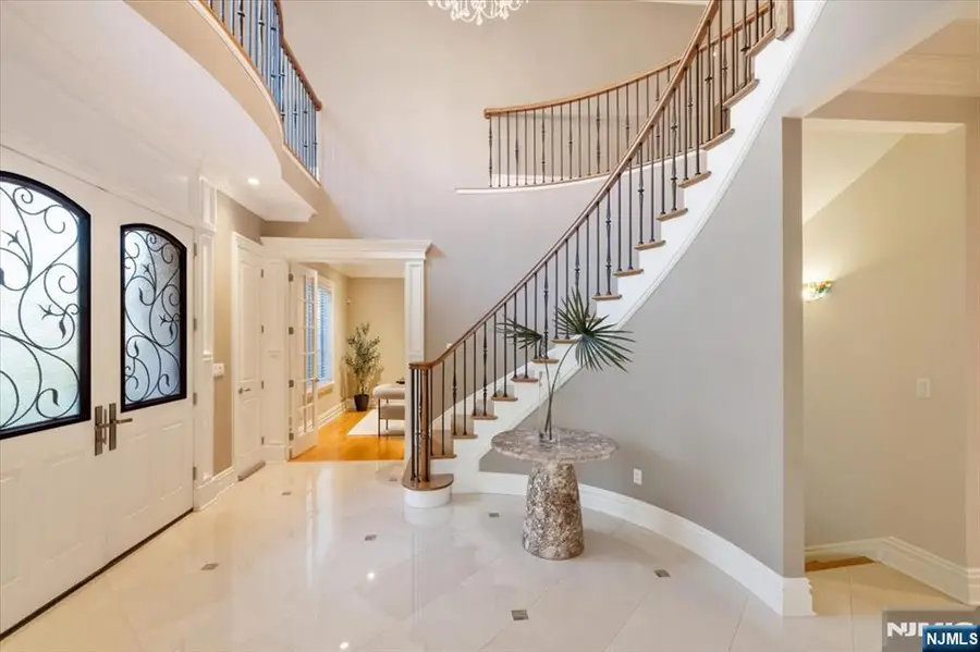 613 Knollwood Road, Franklin Lakes, NJ 07417 - Image #2